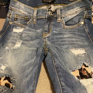 Judy Blue Leopard Distressed Jeans Size 5/27